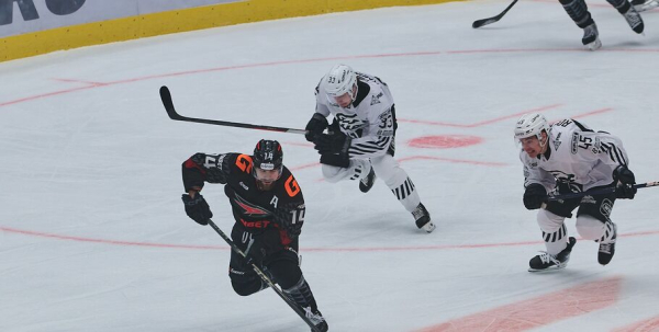 Форвард "Авангарда" перенёс операцию в Германии Форвард "Авангарда" перенёс операцию в Германии