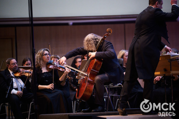 Язык взаимоотношений между Инь и Ян определяют дирижёр Михаил Голиков и виолончелист Александр Князев