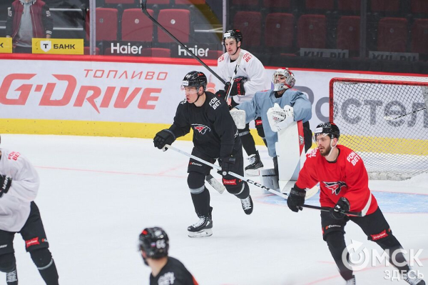 "Это наш стиль, мы от него отходить не будем". Омский "Авангард" в шаге от первого матча плей-офф