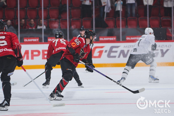 Обновлённый СКК имени Блинова принял первый хоккейный матч Обновлённый СКК имени Блинова принял первый хоккейный матч