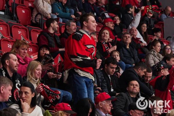 Обновлённый СКК имени Блинова принял первый хоккейный матч Обновлённый СКК имени Блинова принял первый хоккейный матч