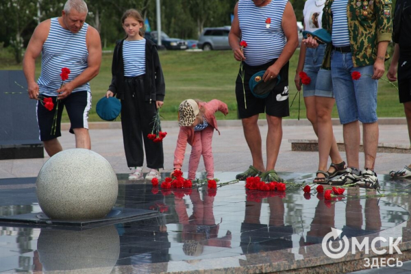 Память и традиции: воздушный десант отмечает свой праздник Память и традиции: воздушный десант отмечает свой праздник