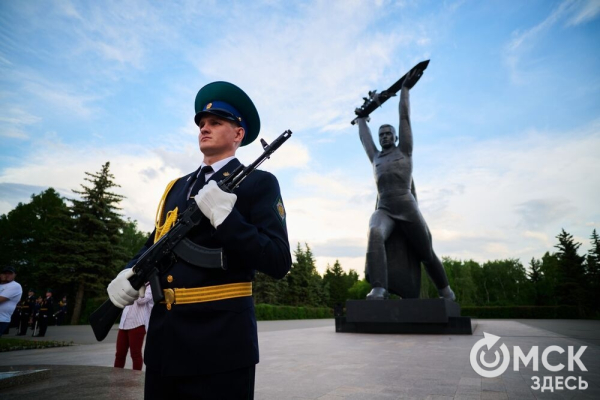 День пограничника в&nbsp;Омске отметили построением, танцами и долгожданными встречами