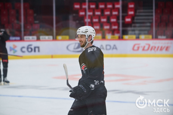 "Это серьёзный вызов, но мы вызовы любим". Омский "Авангард" вышел на лёд после паузы