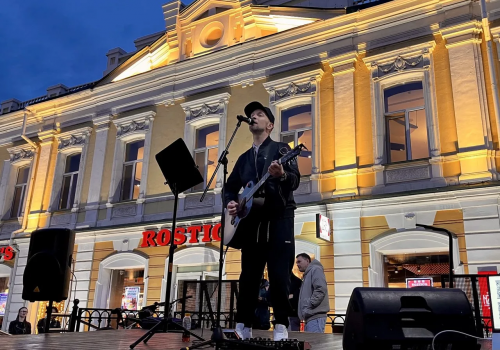 Омский продакшн: электрик с гитарой получил шанс от группы «Грот» Омский продакшн: электрик с гитарой получил шанс от группы «Грот»