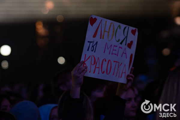 Вода, гранит, зелень: в Омской крепости открыли светомузыкальный фонтан и обновлённую набережную