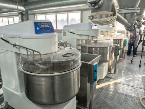 В&nbsp;Омске готовят азиатские лепешки для шести стран