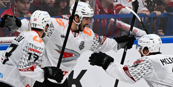 "Авангард" добился убедительной победы в стартовом матче 1/2 финала