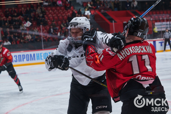 Обновлённый СКК имени Блинова принял первый хоккейный матч Обновлённый СКК имени Блинова принял первый хоккейный матч